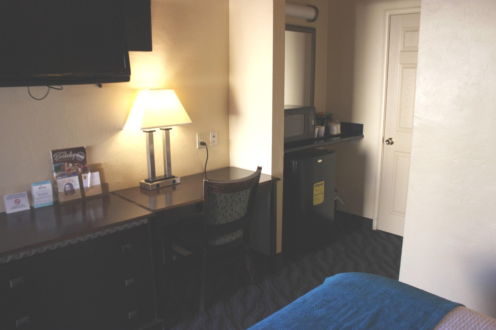 Super 8 by Wyndham Berkeley Motel Eksteriør bilde